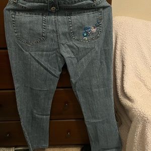 Blue jeans with flower embroidery
